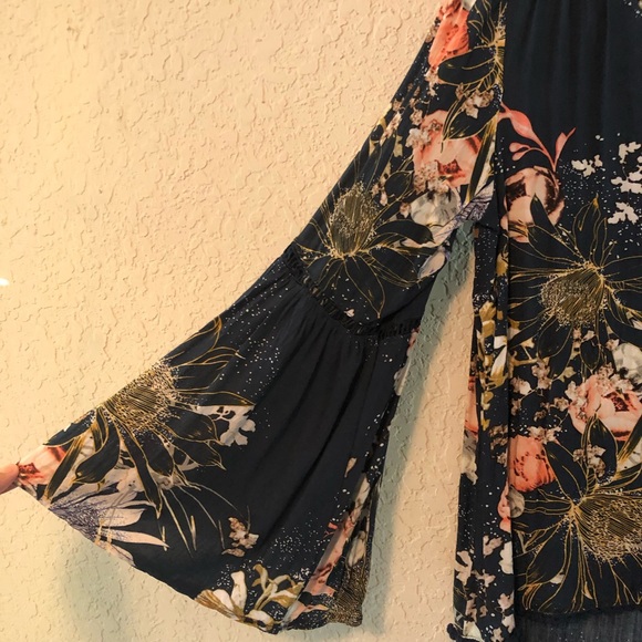 JAASE Floral Print Bell Sleeve Blouse - Picture 5 of 11